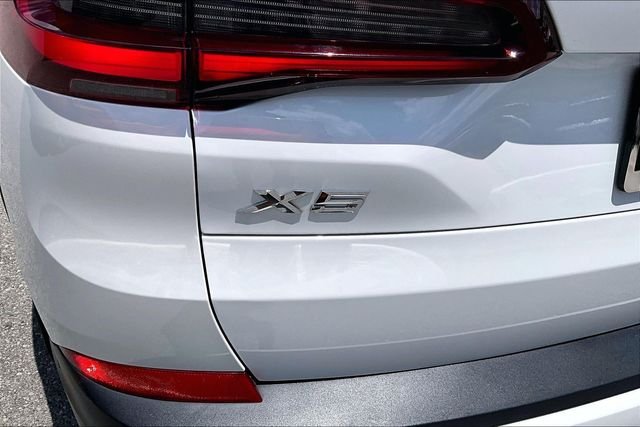 Used 2023 White BMW xDrive40i image 33