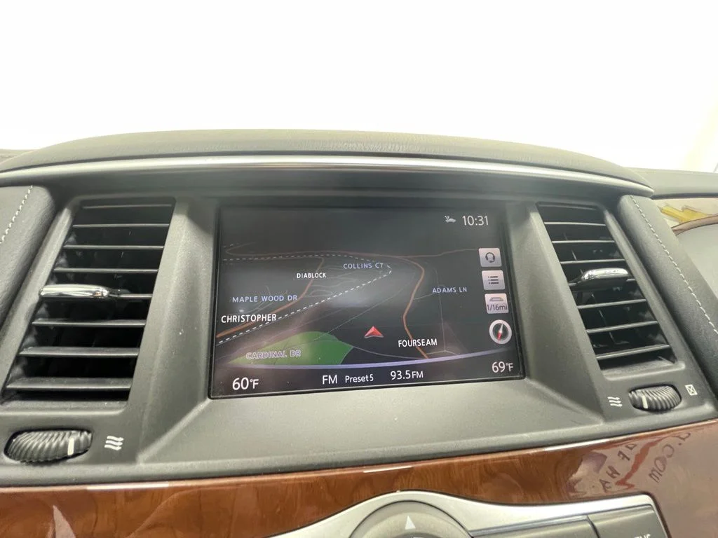 Used 2019 Black INFINITI LUXE image 22