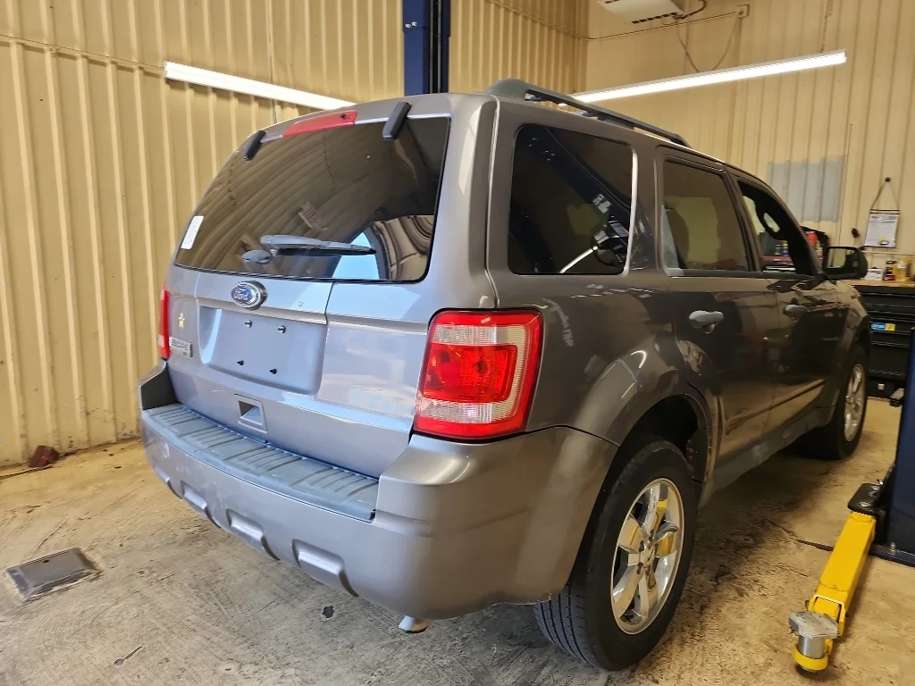 Used 2011 Sterling Gray Metallic Ford XLT image 18