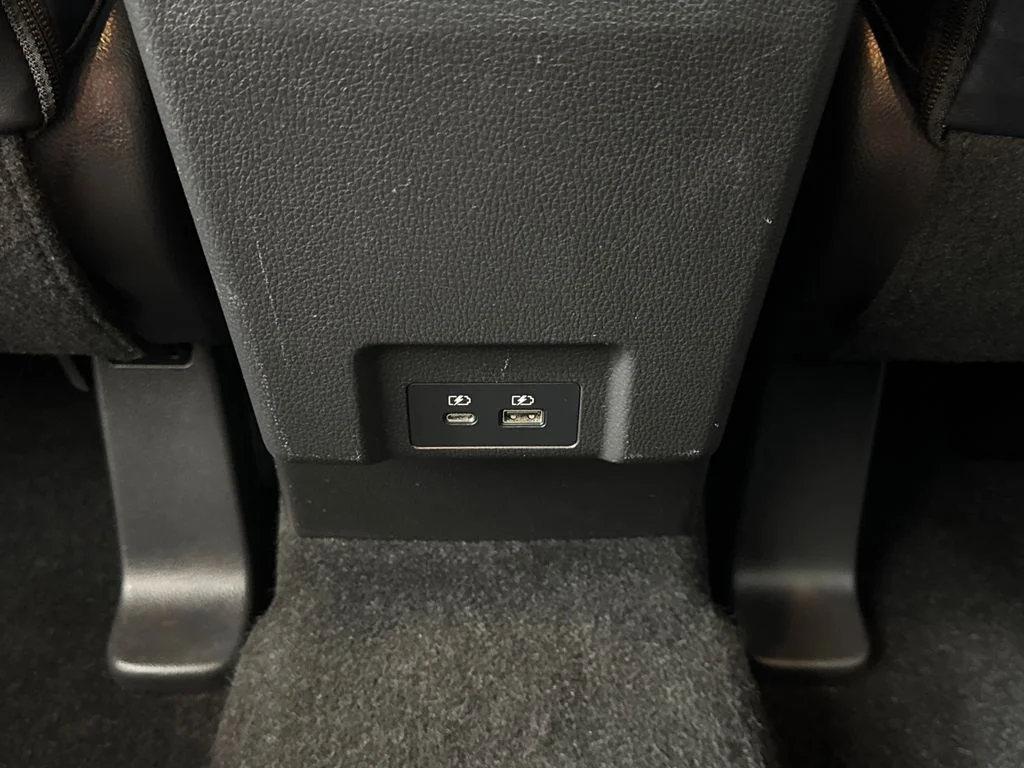 Used 2024 Silver Mitsubishi SE image 14