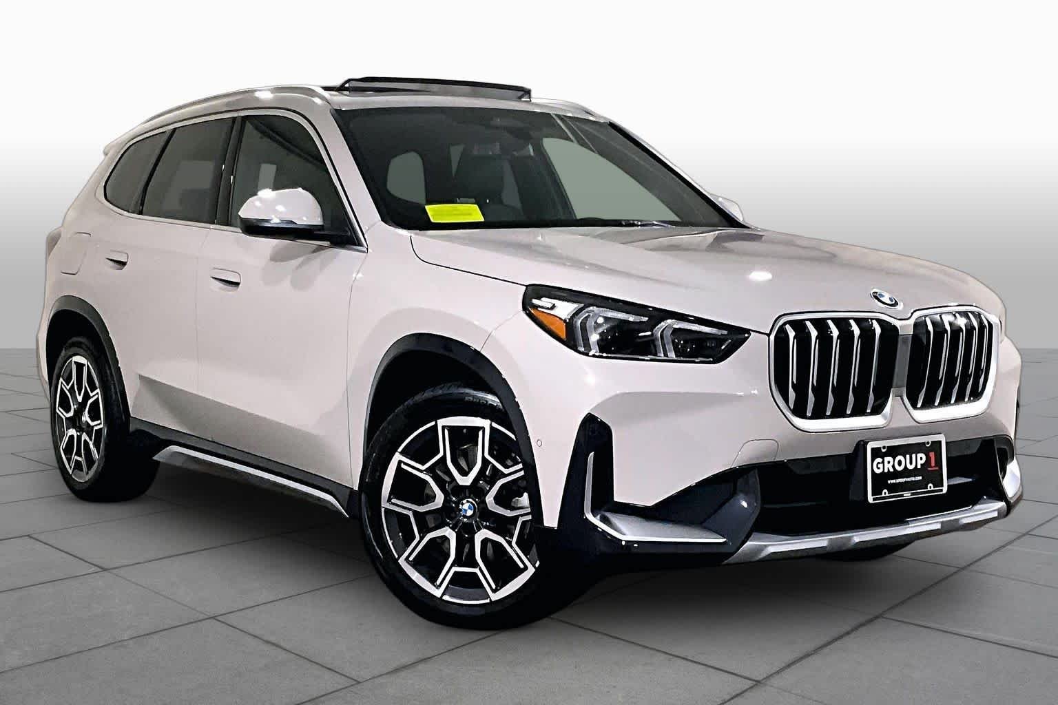 Used 2026 Dune Grey Metallic BMW xDrive28i image 2