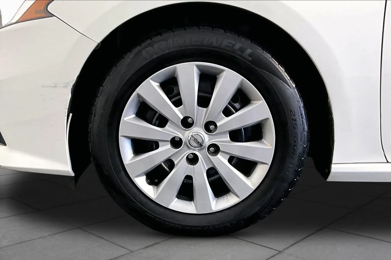Used 2020 Glacier White Nissan 2.5 S image 11