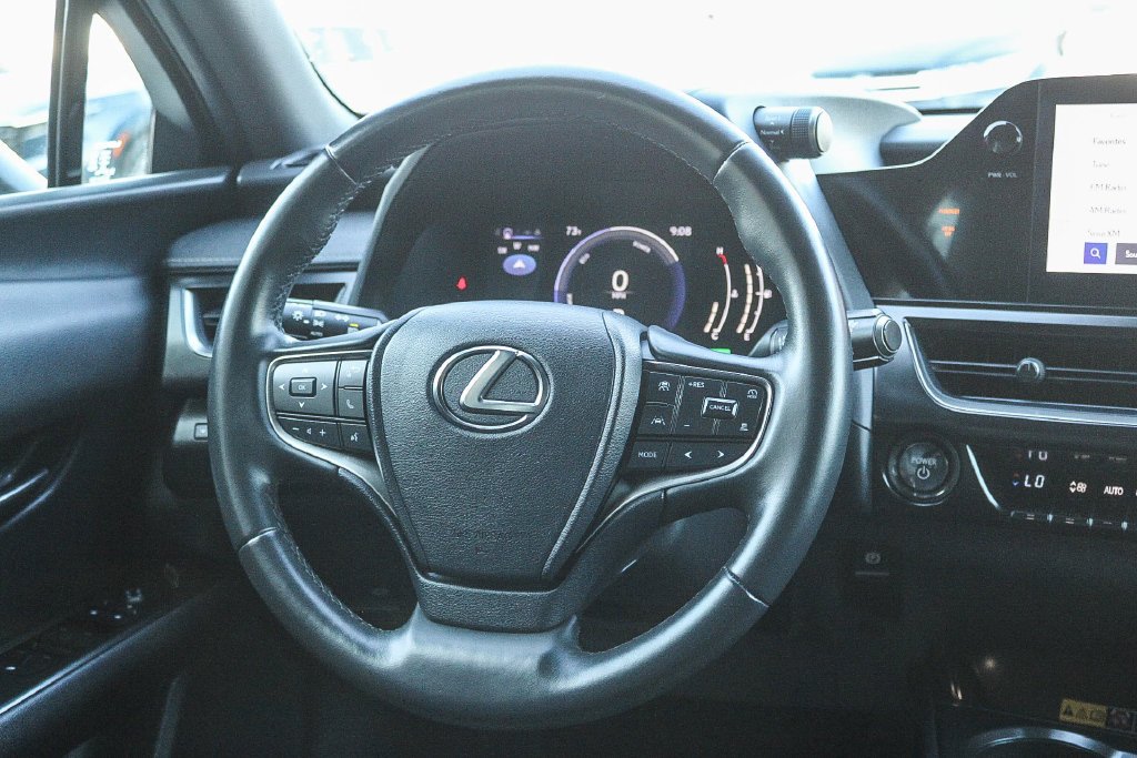 2025 Lexus UX Hybrid 300h - Photo 15