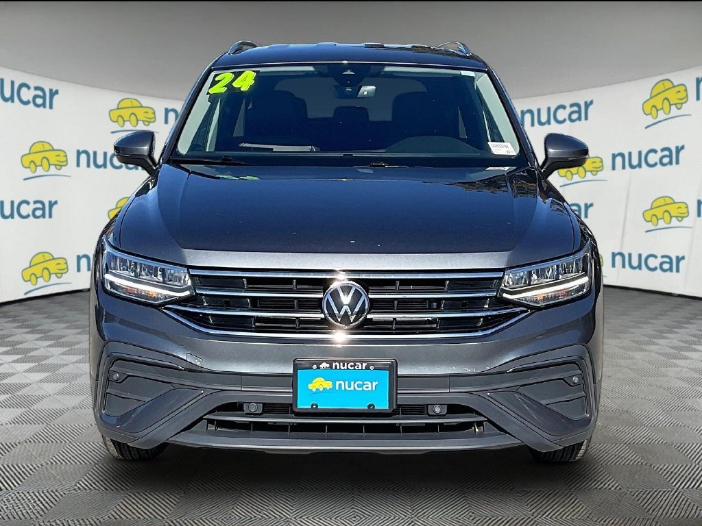 Used 2024 Platinum Gray Metallic Volkswagen 2.0T SE image 2