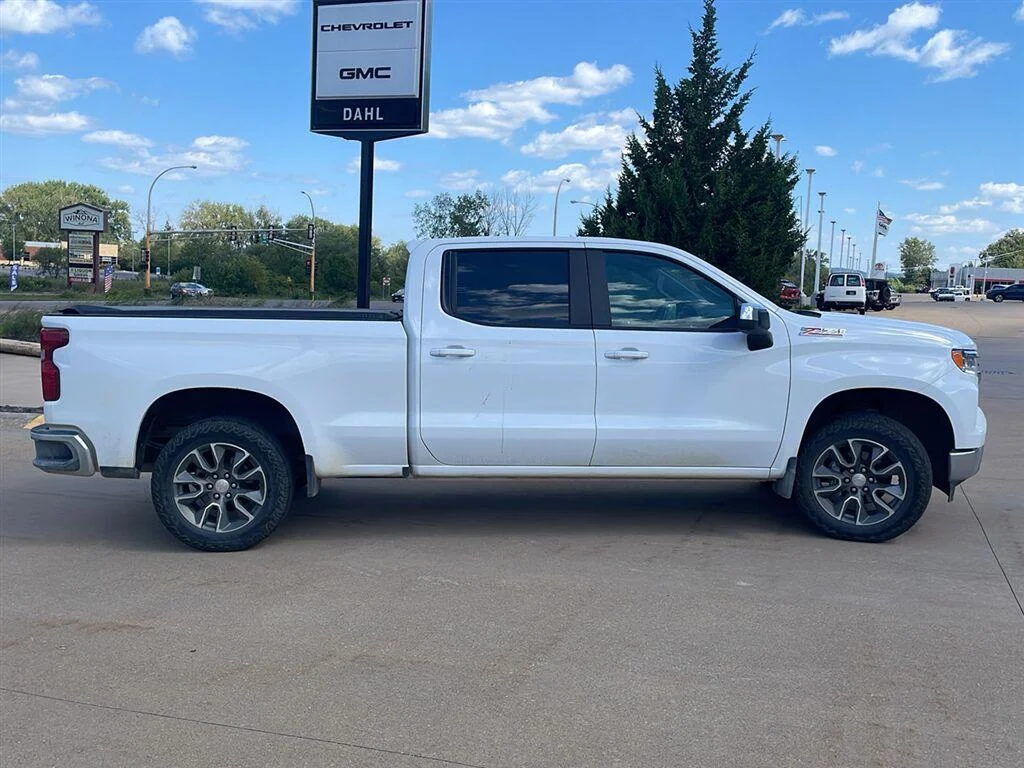 Used 2024 Chevrolet Silverado 1500 LT with VIN 1GCUDDED7RZ245315 for sale in Winona, Minnesota
