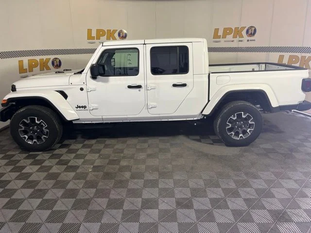 New 2026 Bright White Clear-Coat Exterior Paint Jeep Sahara image 30