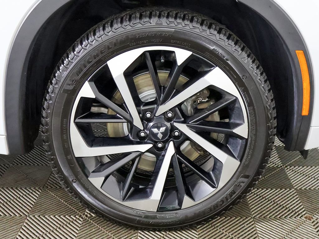 Used 2022 White Mitsubishi SEL image 24