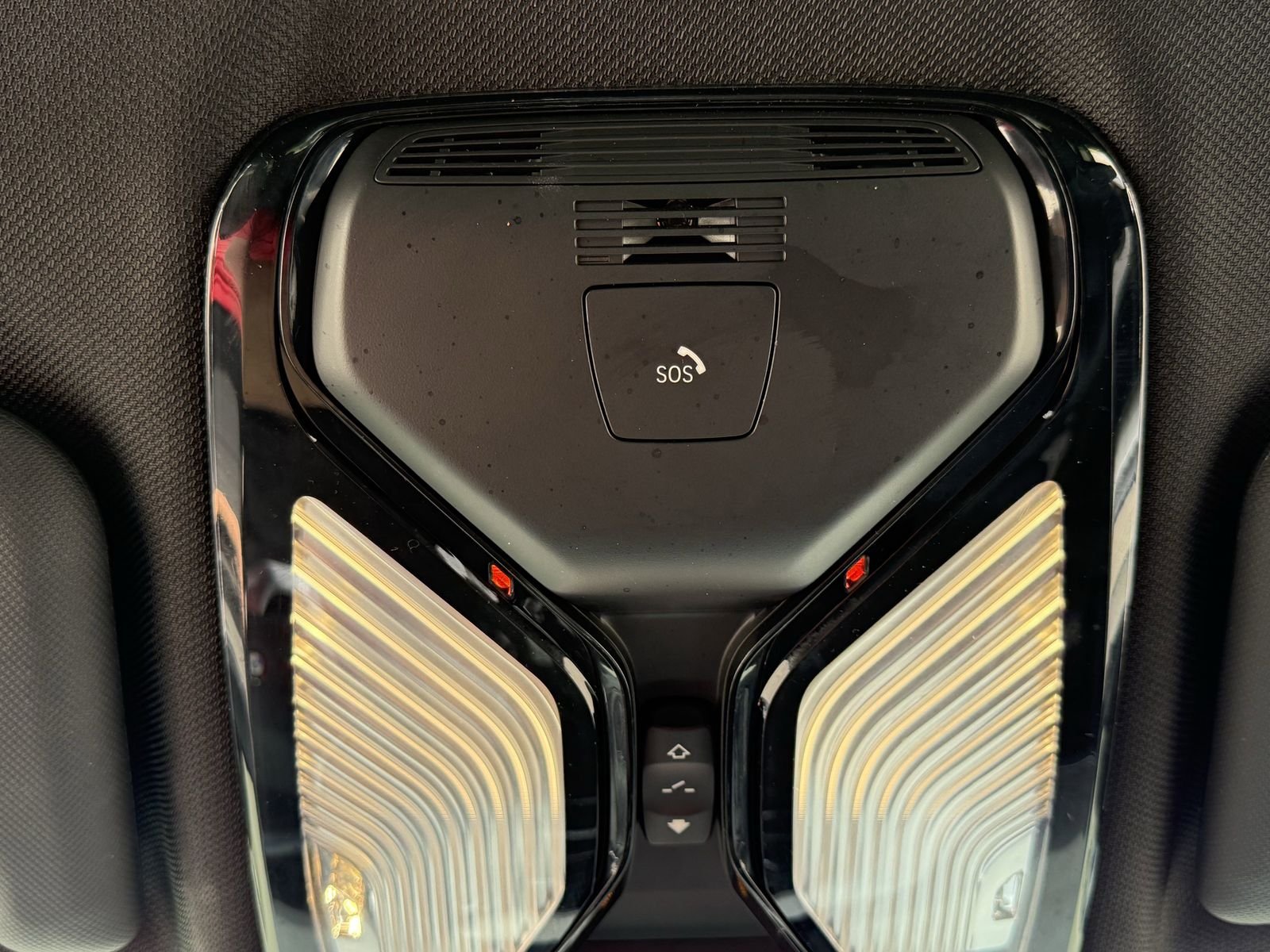 Used 2019 Blue BMW sDrive30i image 10