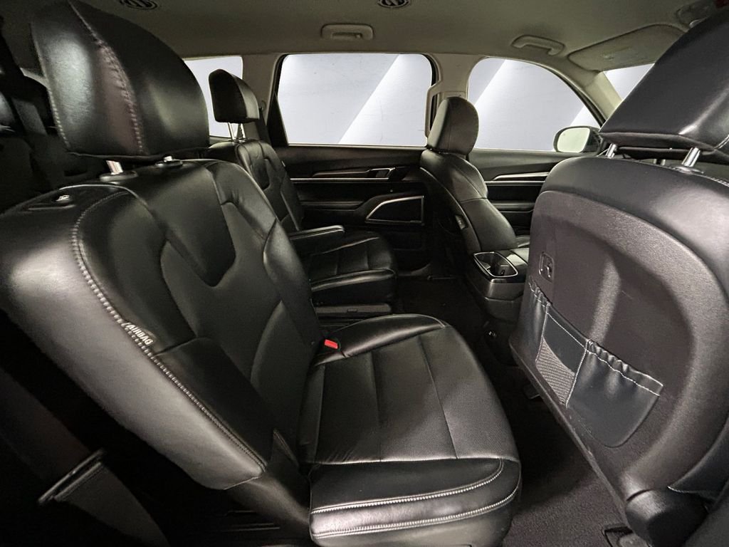 Used 2023 Black Kia S image 16