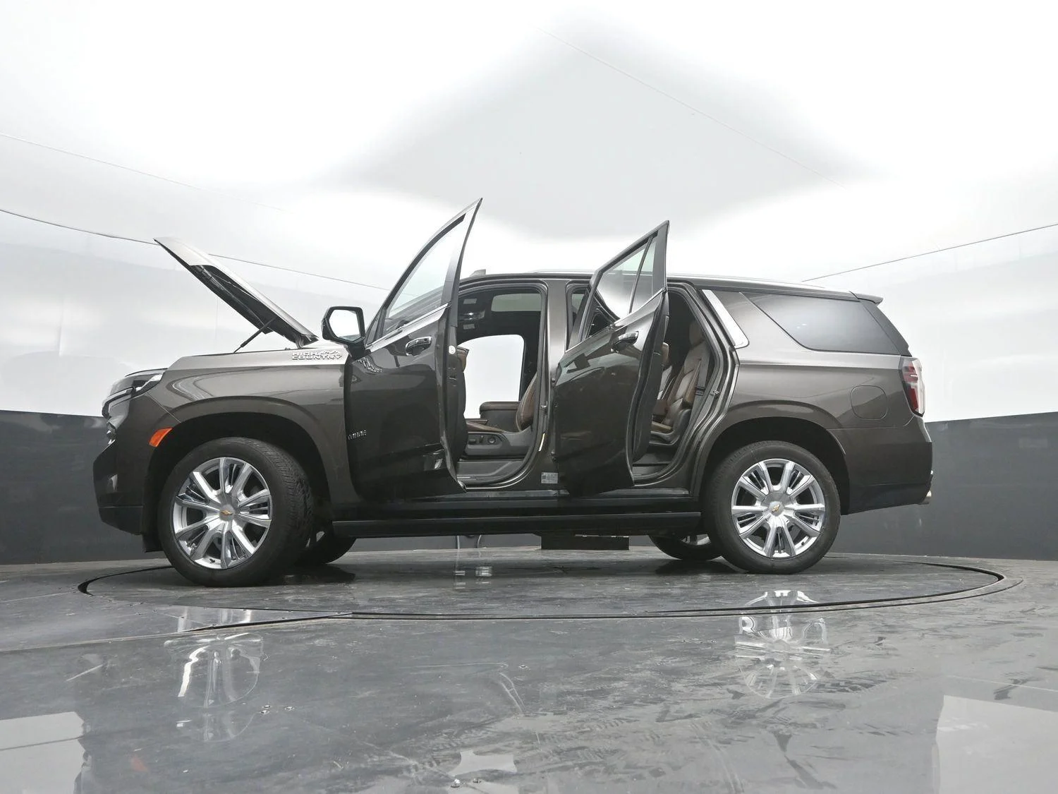 Used 2021 Graywood Metallic Chevrolet High Country image 54