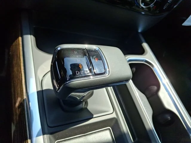 New 2026 Sterling Metallic GMC Elevation image 15