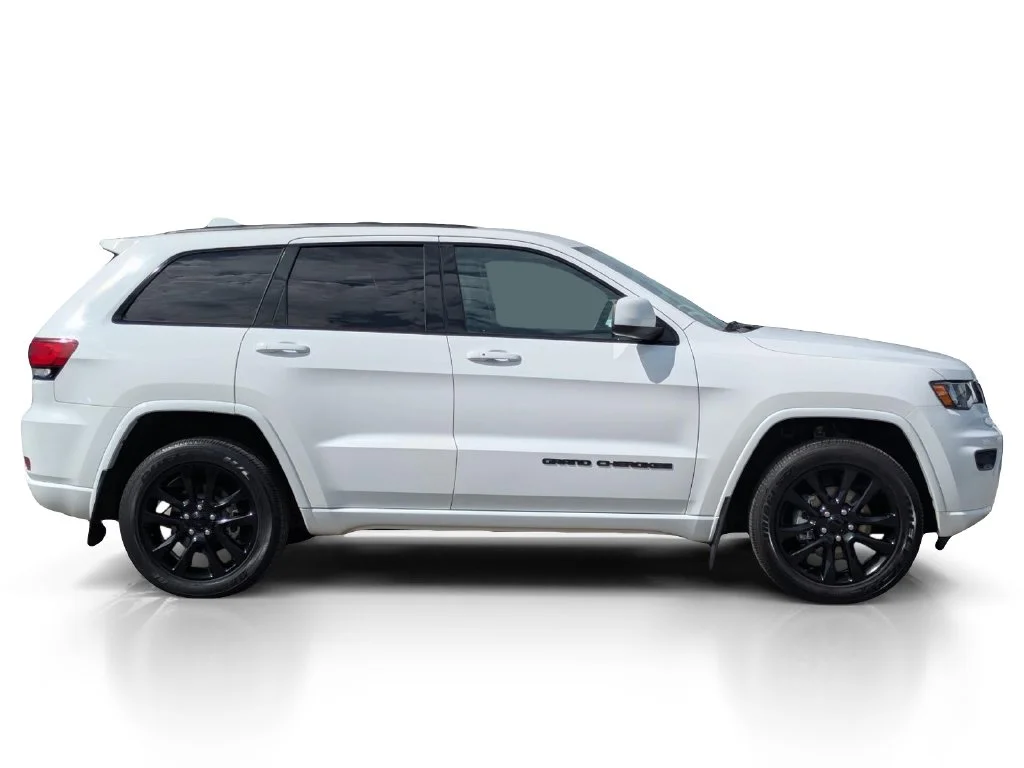Used 2020 White Jeep Altitude image 6