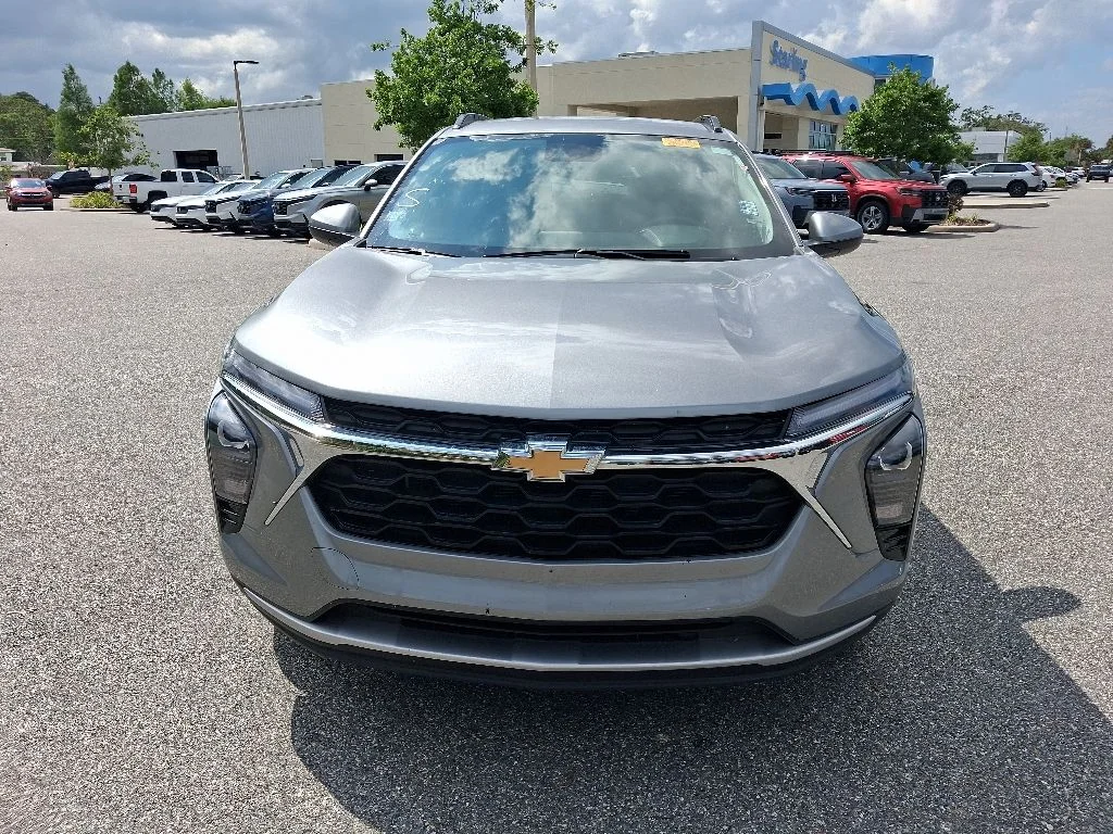 Used 2025 Gray Chevrolet LT image 2