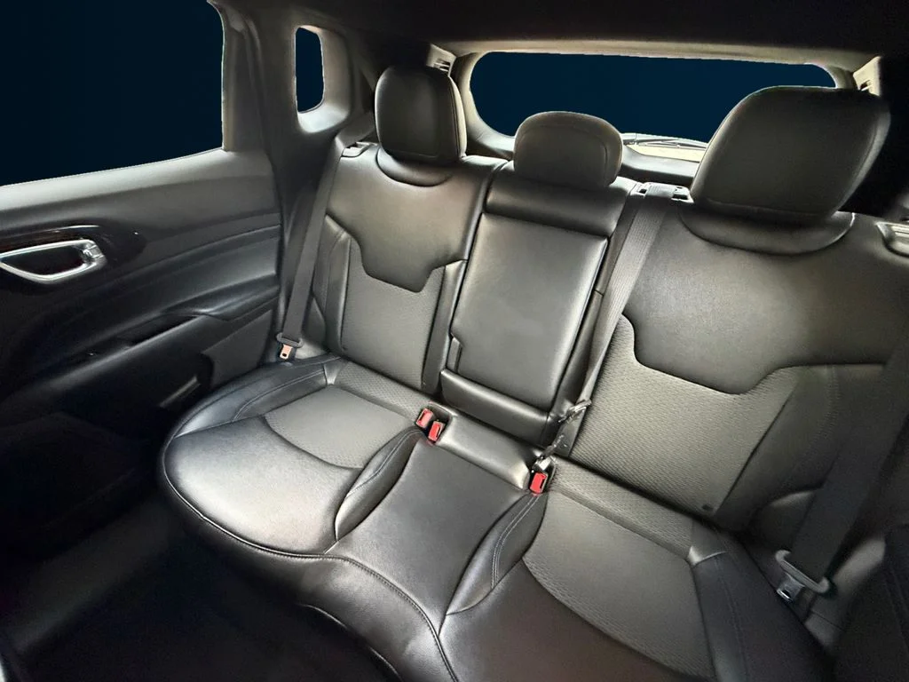 Used 2026 Silver Jeep Latitude image 16