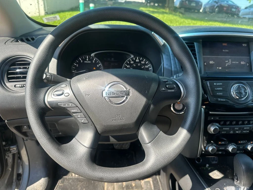 Used 2020 Gray Nissan S image 43