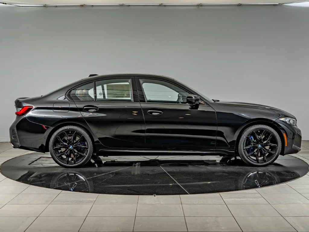 2026 BMW 3 Series M340i - Photo 4