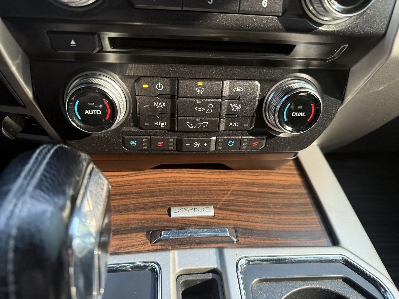 Used 2016 Blue Jeans Metallic Ford Platinum image 15