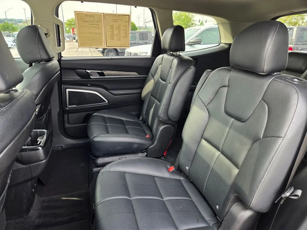 Used 2022 Gray Kia EX image 31