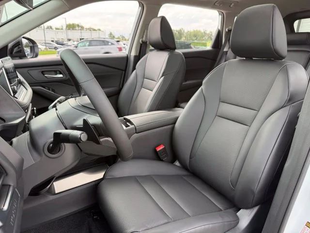 New 2026 Everest White Pearl TriCoat Nissan Dark Armor image 11