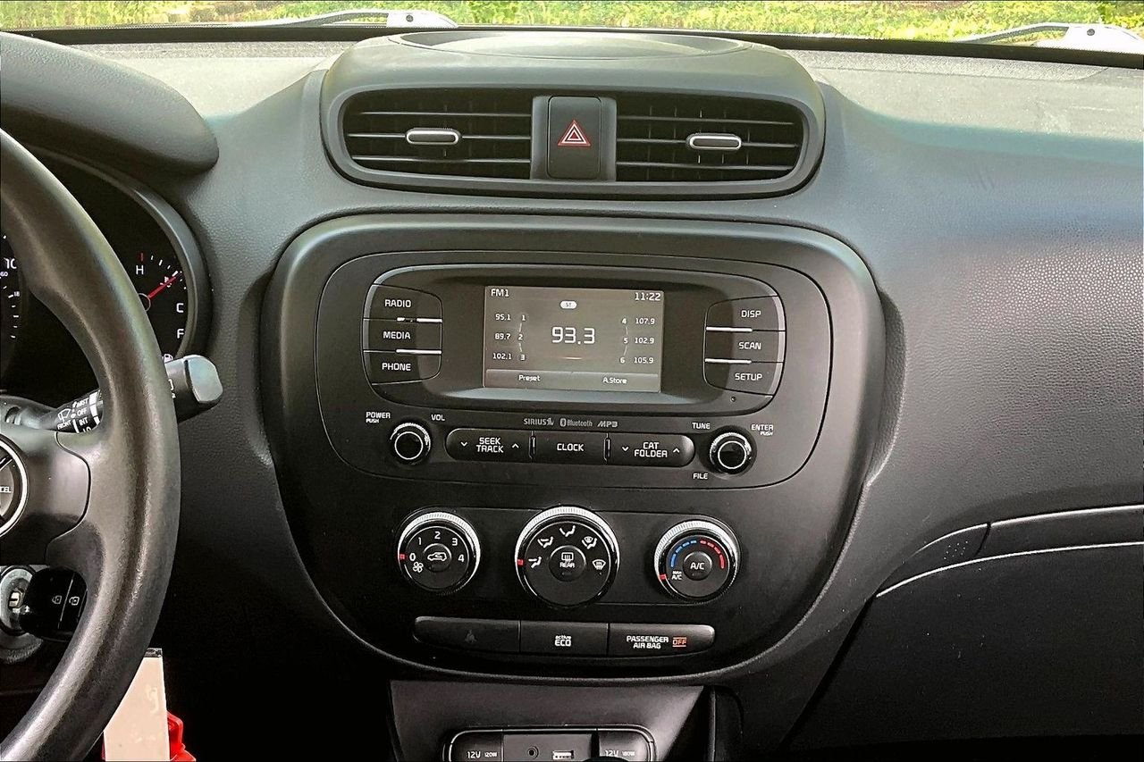 Used 2016 Black Kia Plus image 9