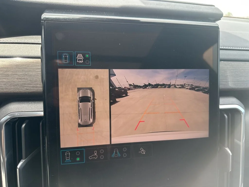 Used 2025 White GMC Denali image 20