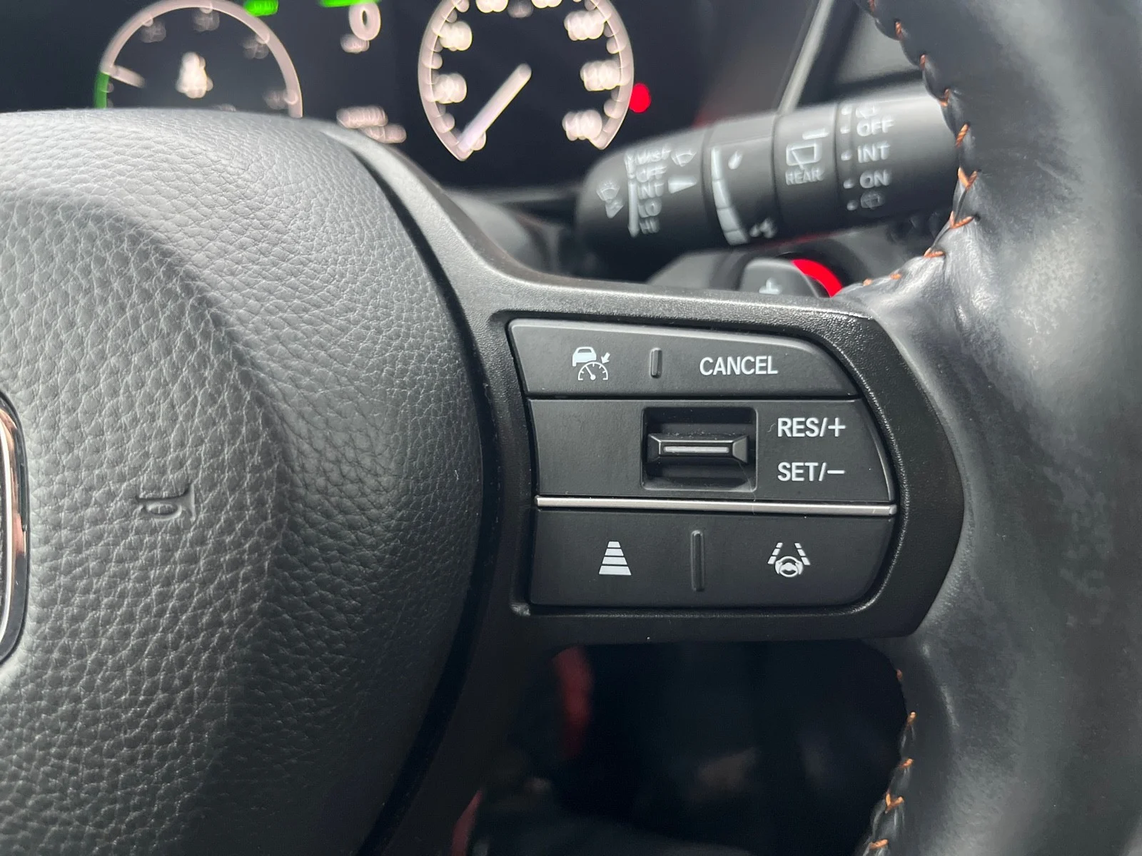 Used 2025 Solar Silver Metallic Honda Sport-L AWD image 27
