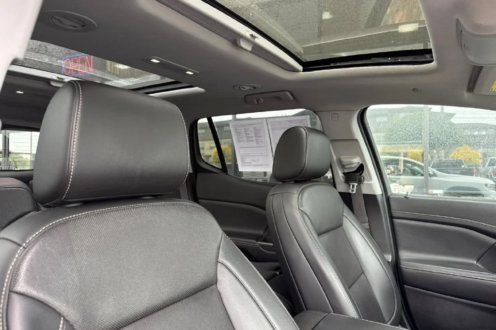2022 GMC Acadia SLT - Photo 18