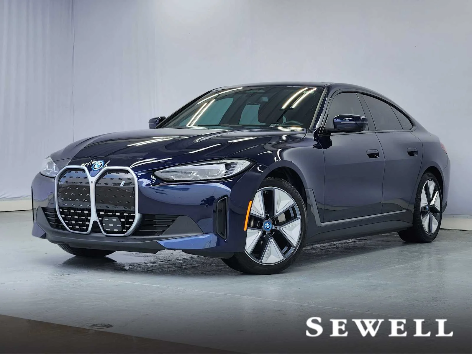 2023 BMW i4 eDrive35's photo