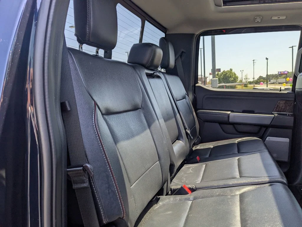 Used 2023  Ford LARIAT image 26