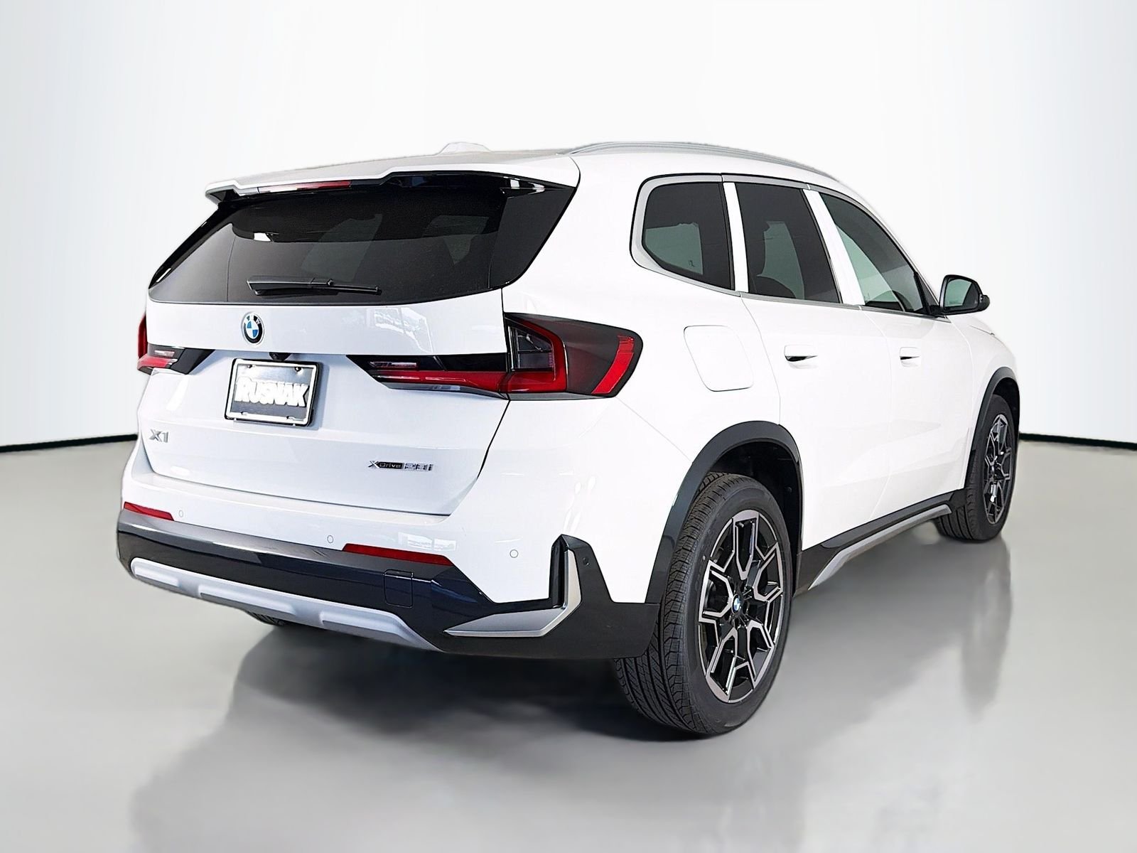 New 2026 Alpine White BMW xDrive28i image 7