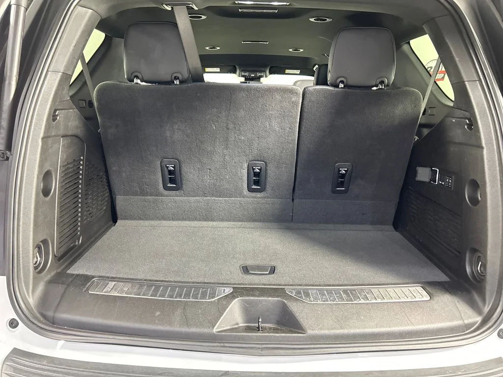 Used 2025 White GMC Denali image 22