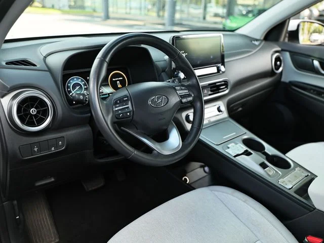 Used 2023 Lunar White Hyundai SEL image 20