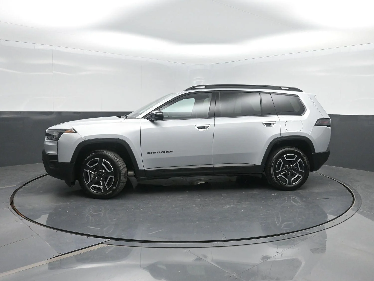 New 2026 Silver Zynith Clear-Coat Exterior Paint Jeep Laredo image 1