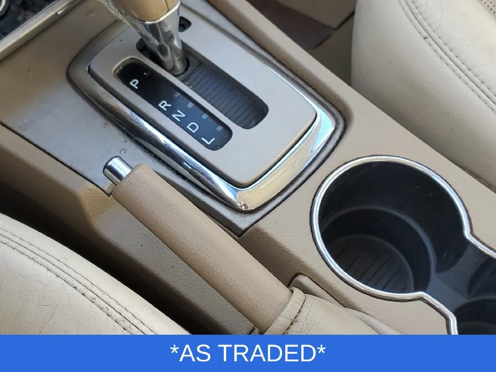 Used 2008 Beige Lincoln Base image 18