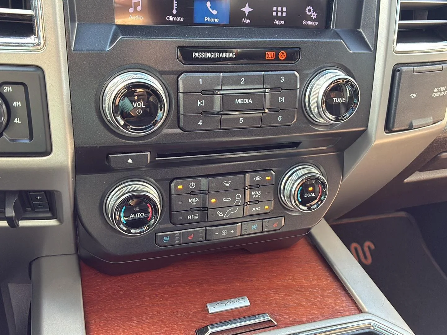 Used 2017 Oxford White Ford King Ranch image 32