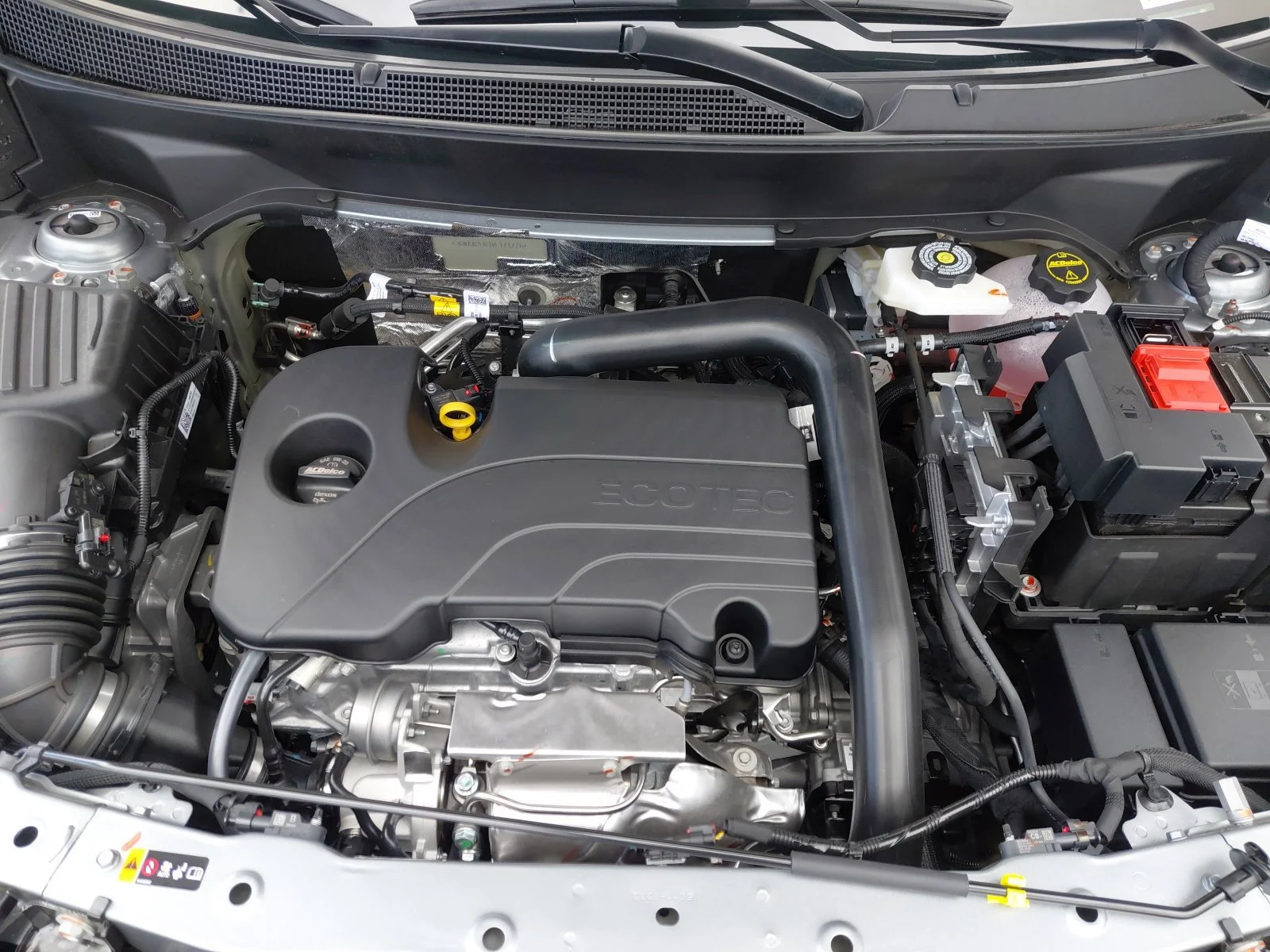 2027 Chevrolet Equinox LT - Photo 13