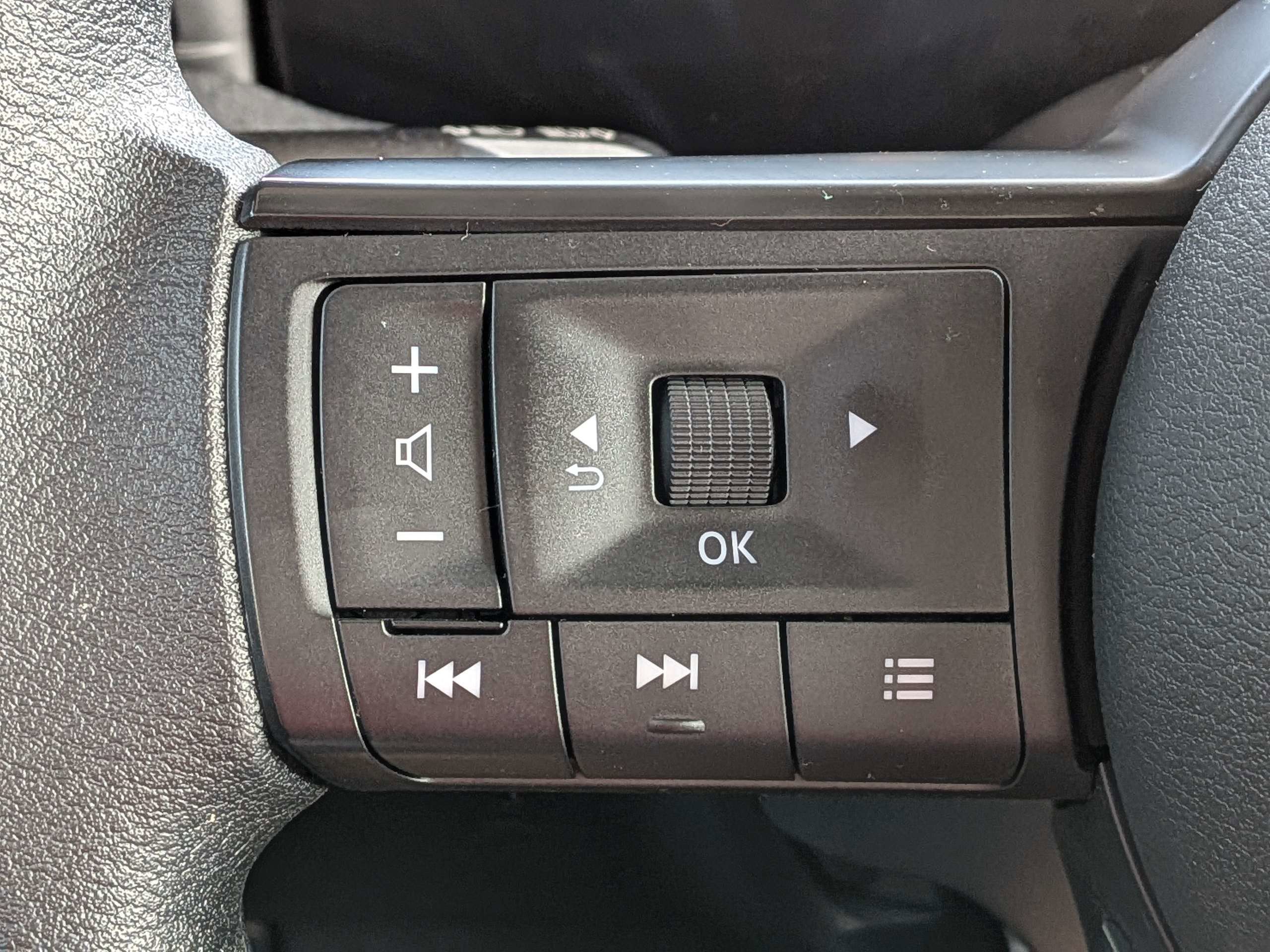Used 2025 Gray Nissan SV image 22