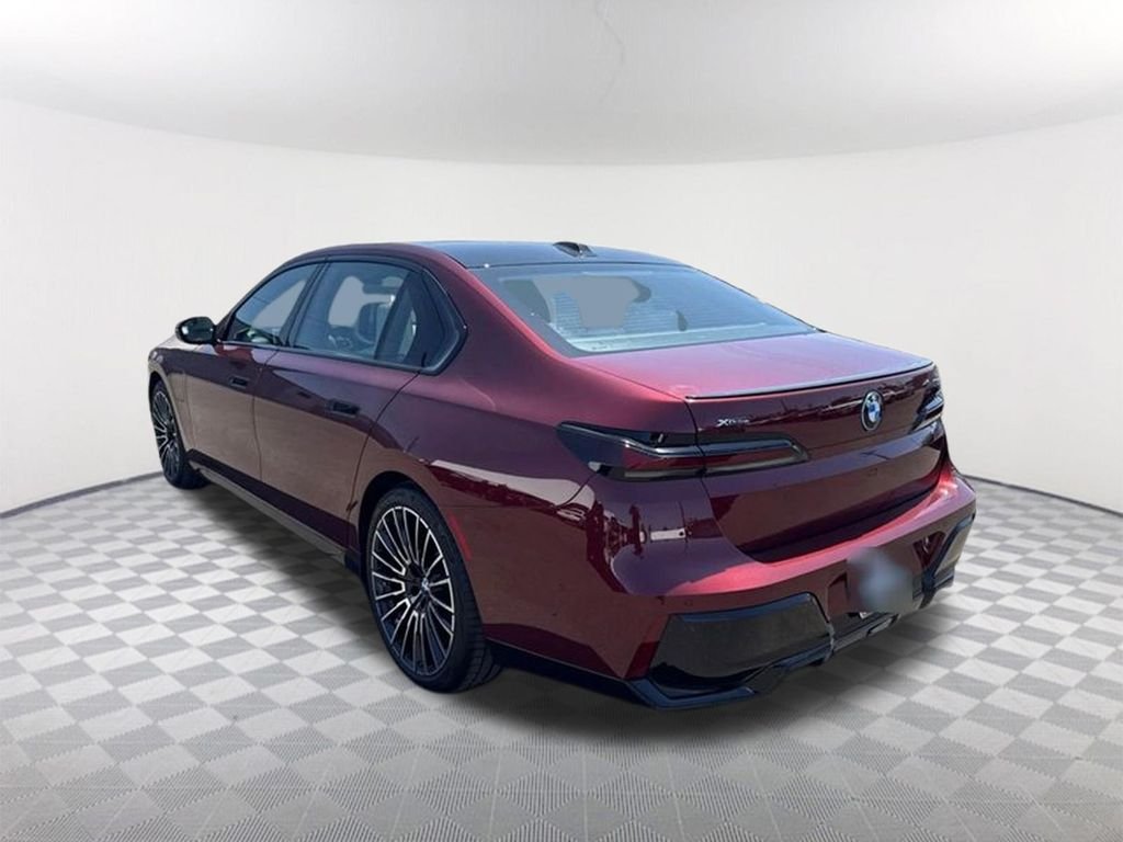 2025 BMW 7 Series 750e - Photo 7