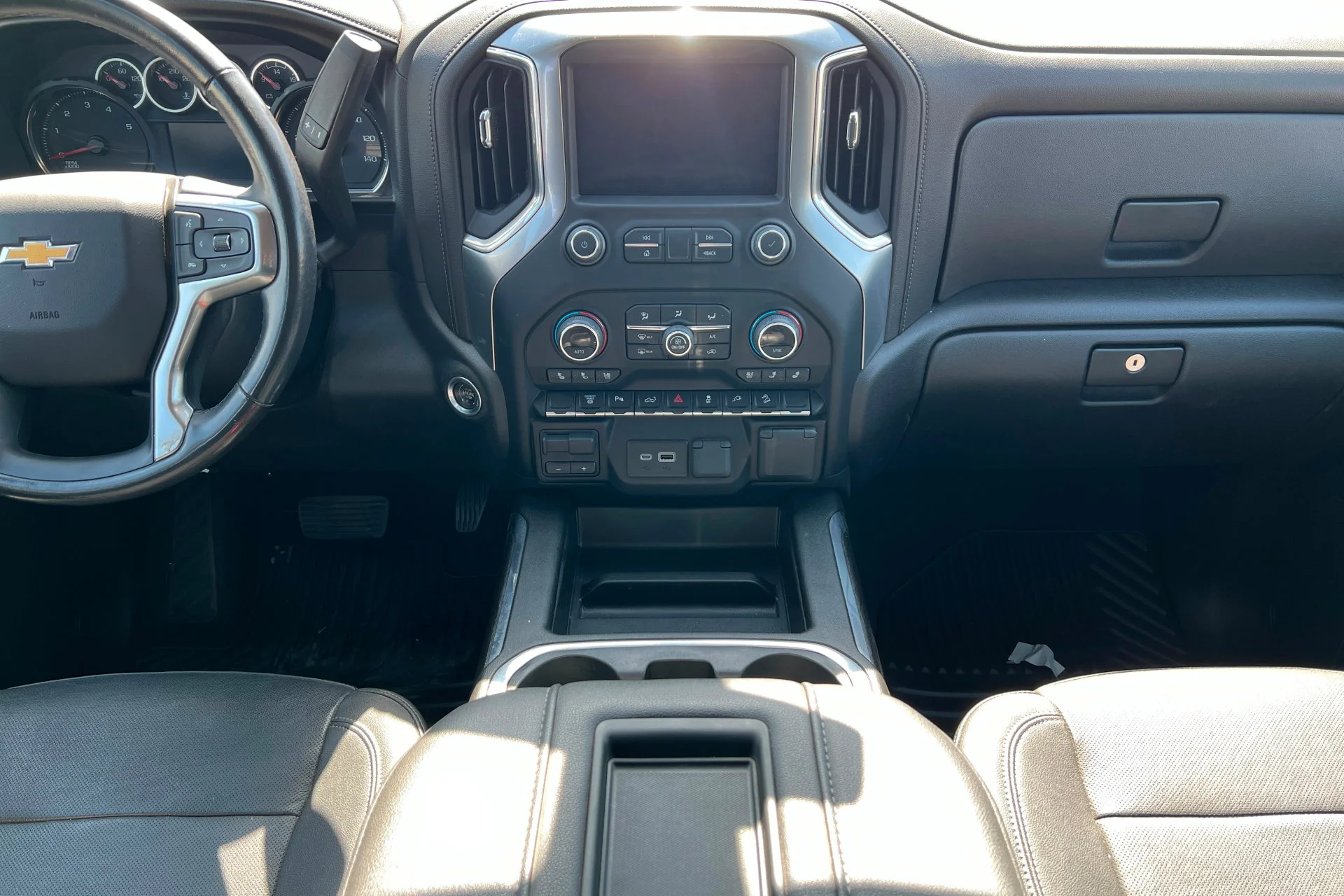 2022 Chevrolet Silverado 3500HD LTZ - Photo 13