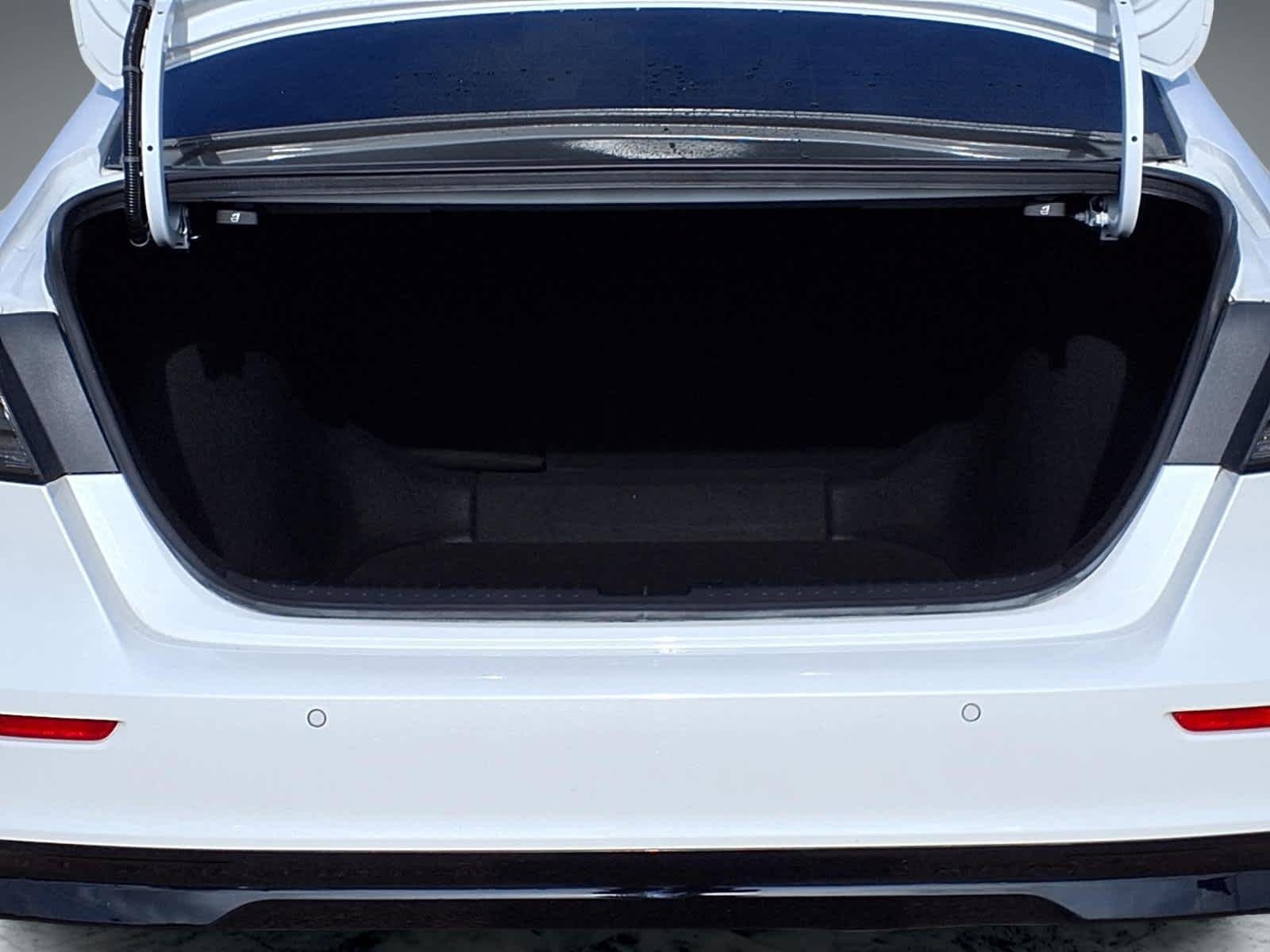 2023 Honda Accord Hybrid EX-L - Photo 11