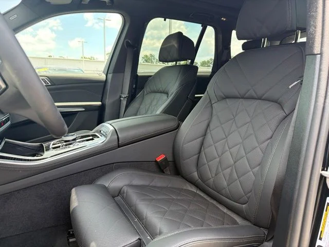 Used 2026 Black BMW xDrive40i image 10