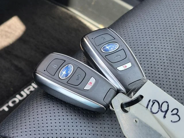 Used 2025 Ice Silver Metallic Subaru Touring XT image 33
