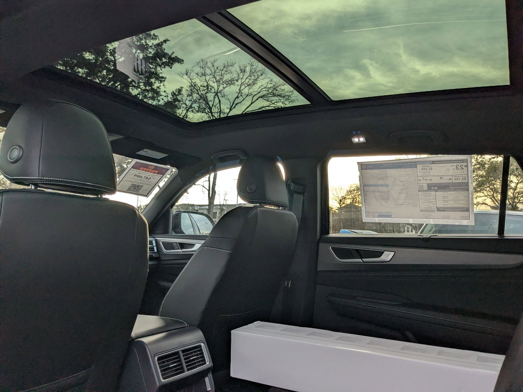 New 2026 Deep Black Pearl Volkswagen 2.0T SE w/Technology image 18
