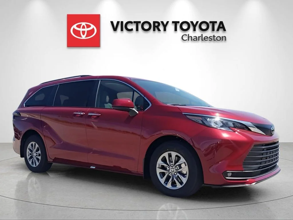 New 2026 Ruby Flare Pearl Toyota XLE image 3