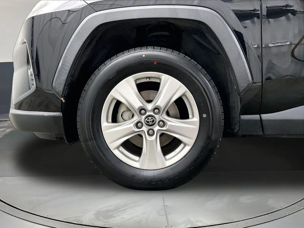 Used 2019 Black Toyota XLE image 12