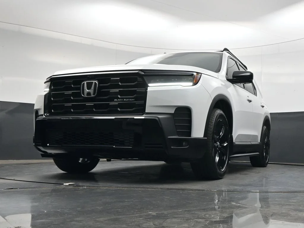 New 2026 Platinum White Pearl Honda Black Edition image 26