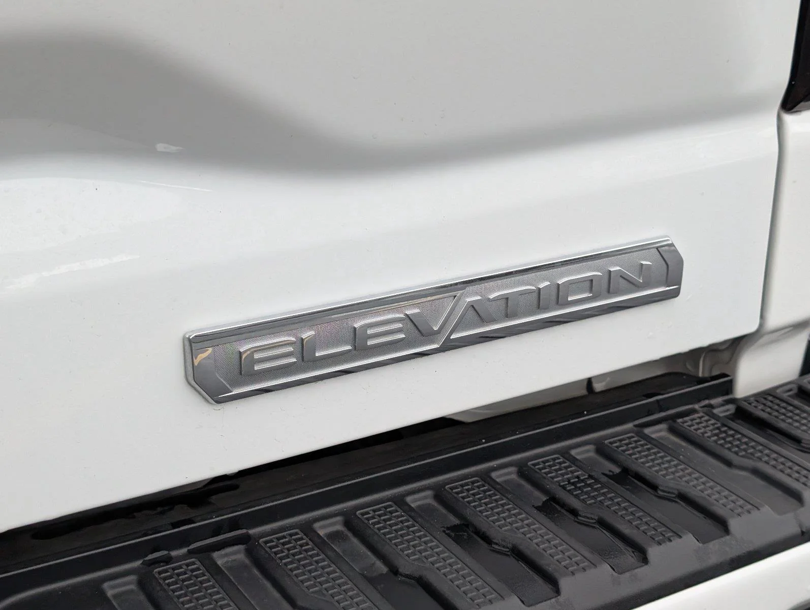 Used 2026 Summit White GMC Elevation image 5