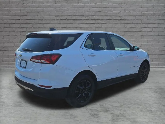 Used 2024 Summit White Chevrolet LT image 5