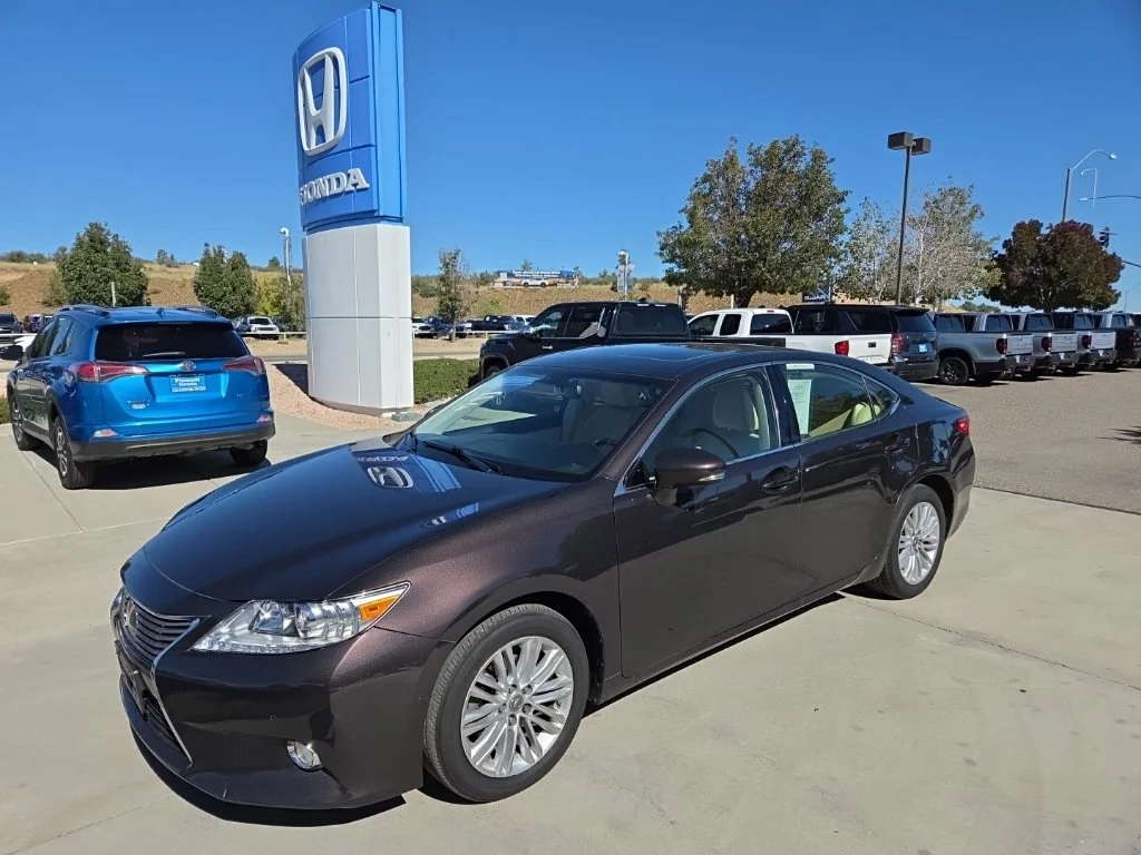 Used 2013 Red Lexus 350 image 1