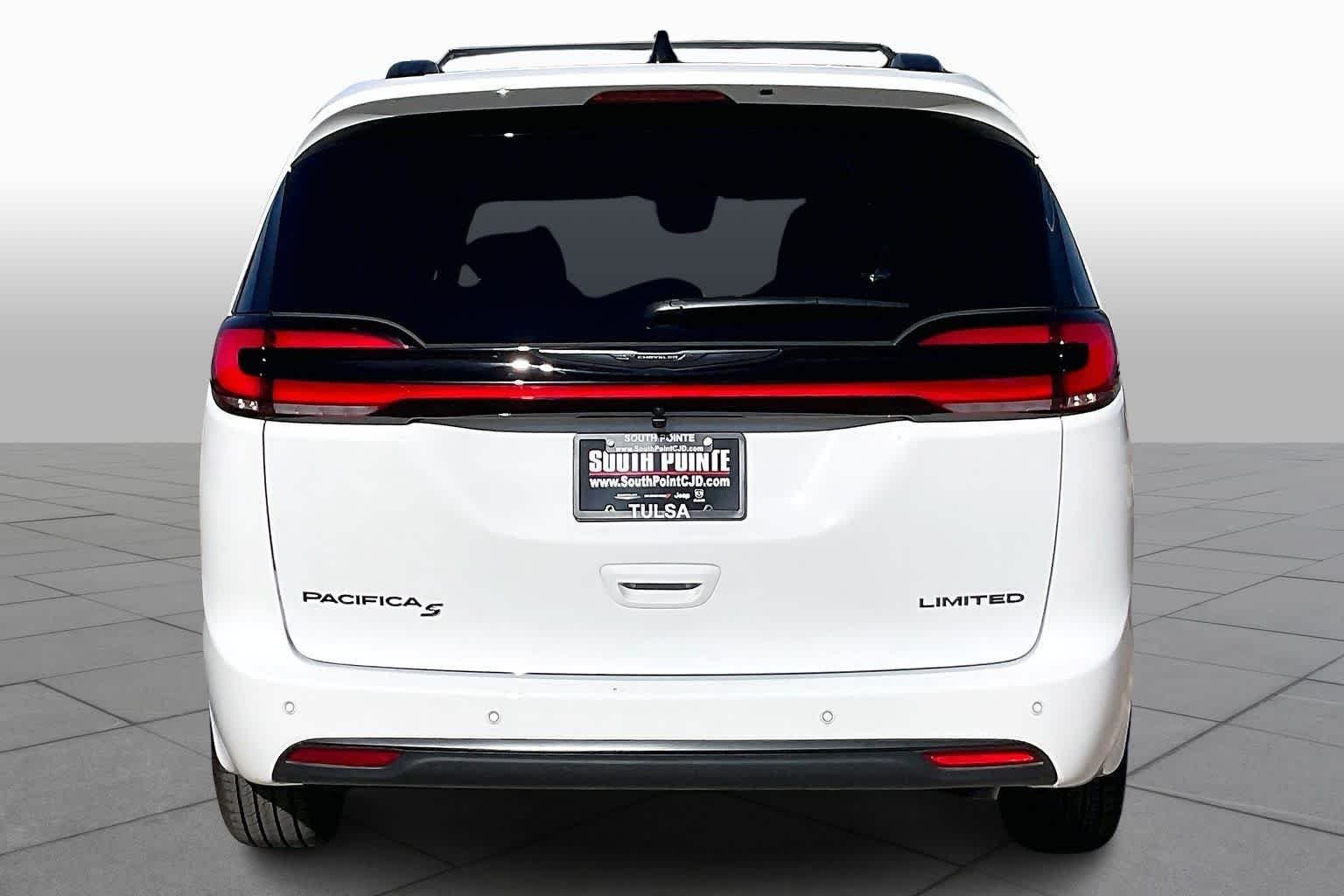 2026 Chrysler Pacifica Limited - Photo 4